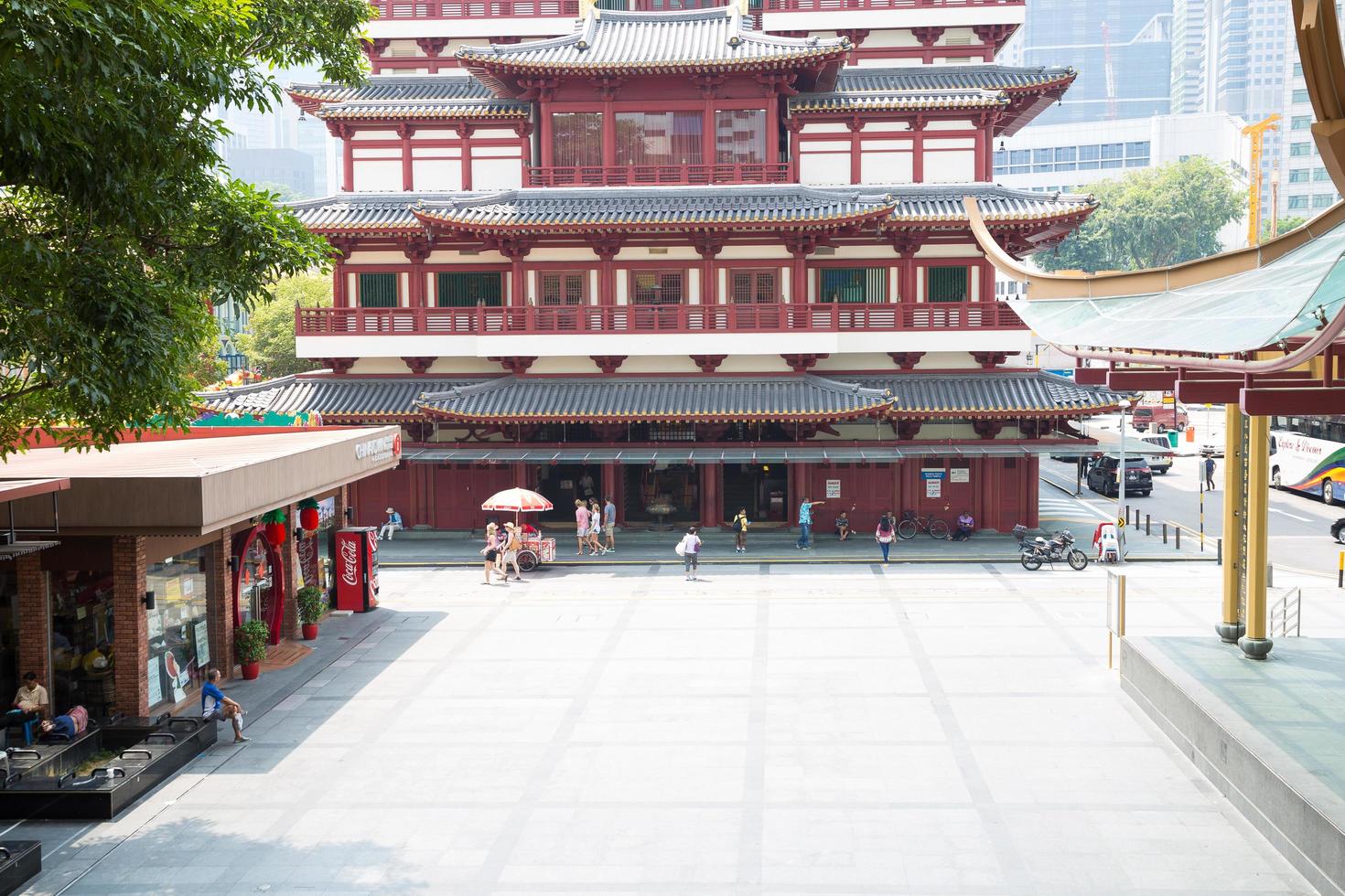 Templo de la reliquia del diente de Buda en el barrio chino de Singapur foto