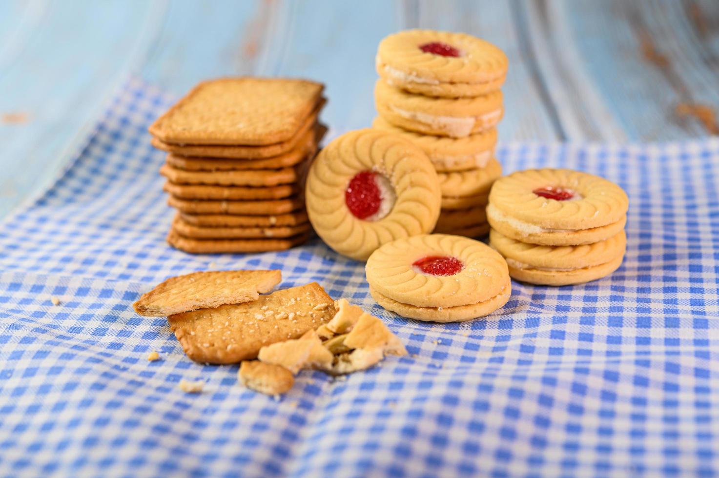 Sandwich cookies with strawberry cream photo