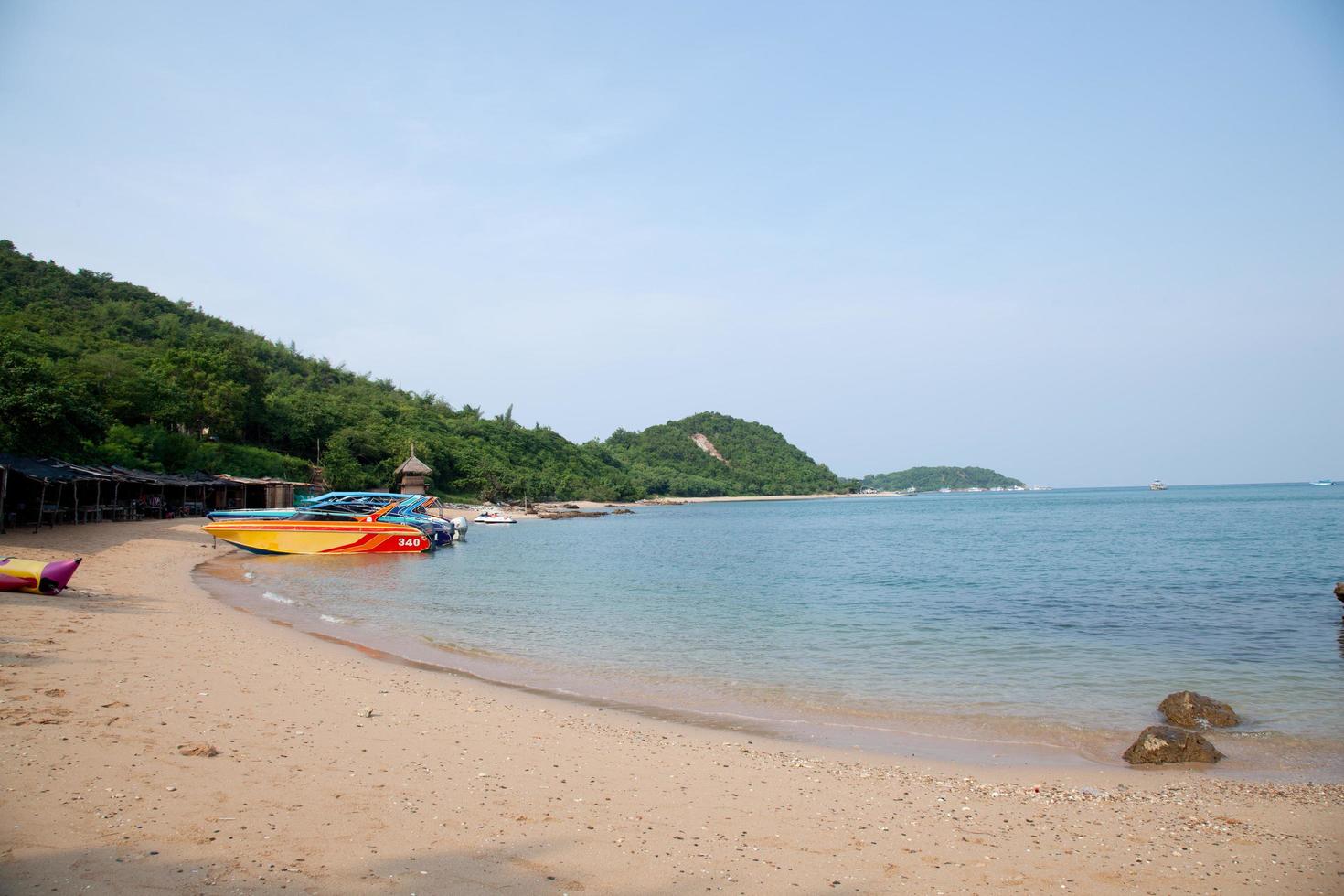 la playa de koh larn en tailandia foto