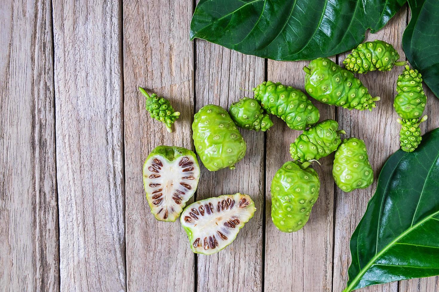 Green noni fruit photo