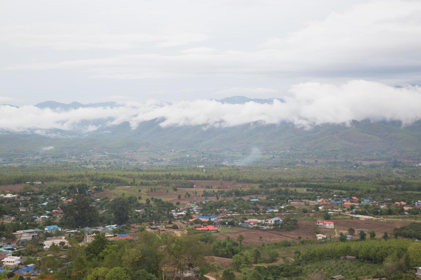 pueblo en la montaña foto