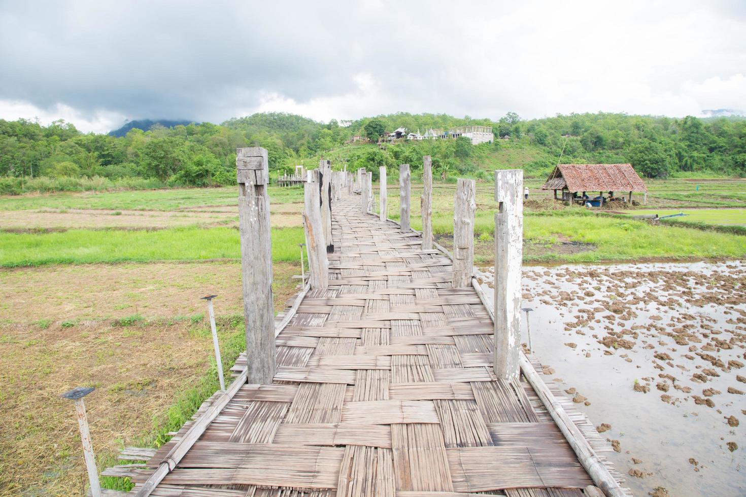Puente de su tong pae en Tailandia foto