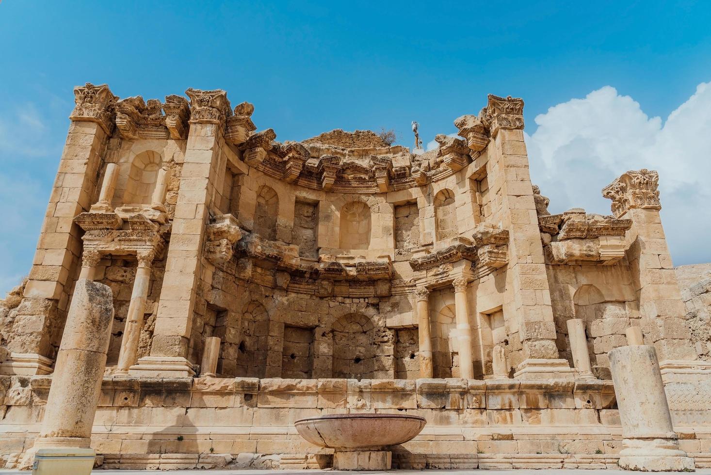 Ruinas del ninfeo en Gerasa, Jordania foto