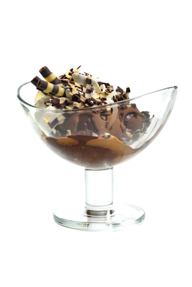 sundae de helado de chocolate en vaso foto
