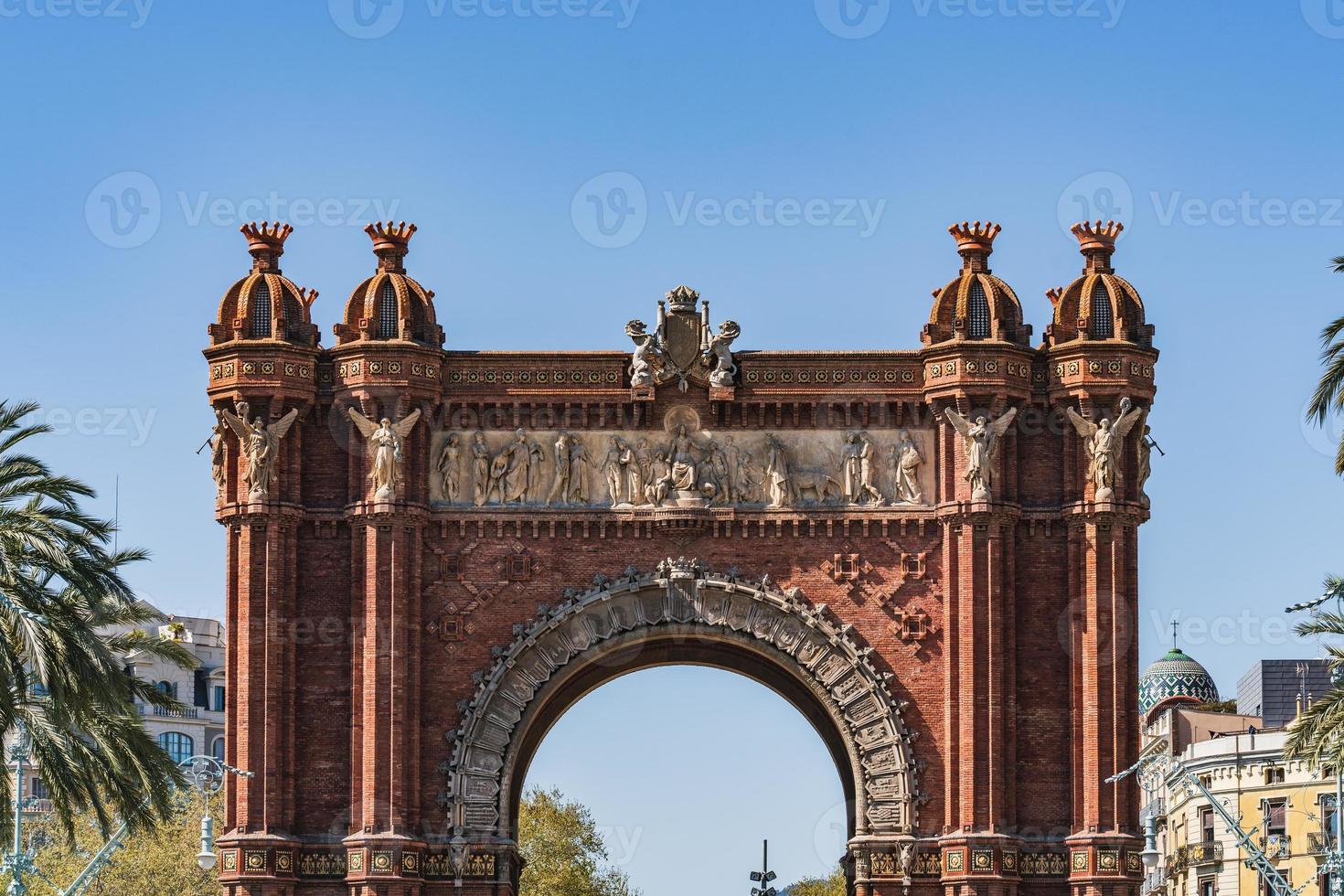 The triumphal arch of Barcelona photo