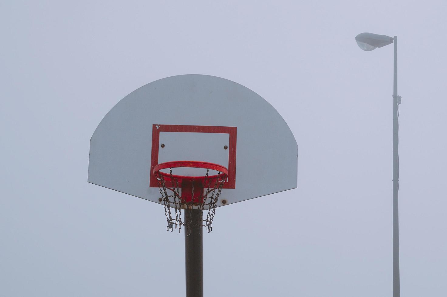 aro de baloncesto callejero foto