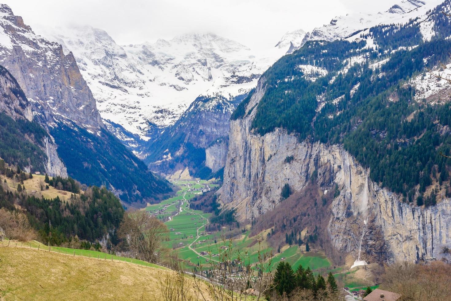 Valle de Lauterbrunnen en Suiza foto