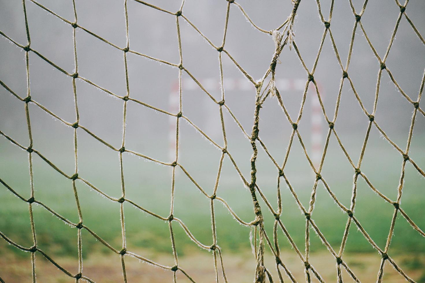 cerca de la red de fútbol foto