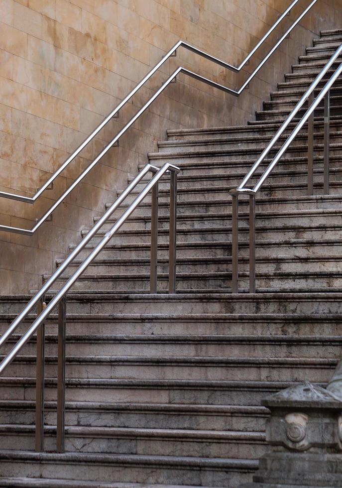 Arquitectura de escaleras en la ciudad de Bilbao, España foto