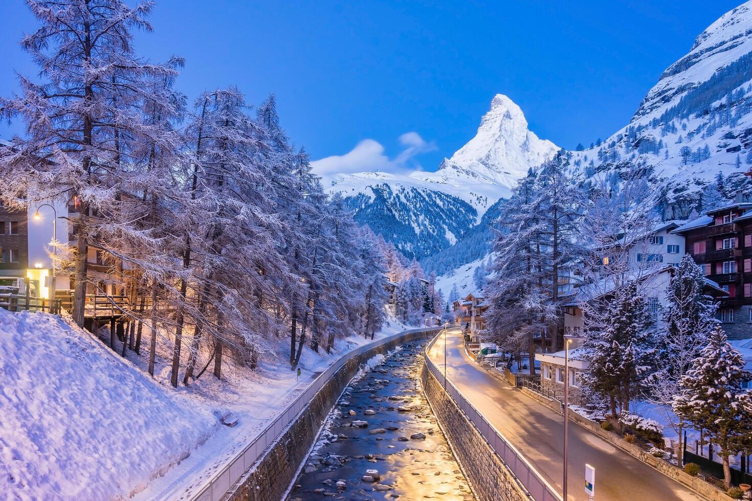 antiguo pueblo de zermatt, suiza foto