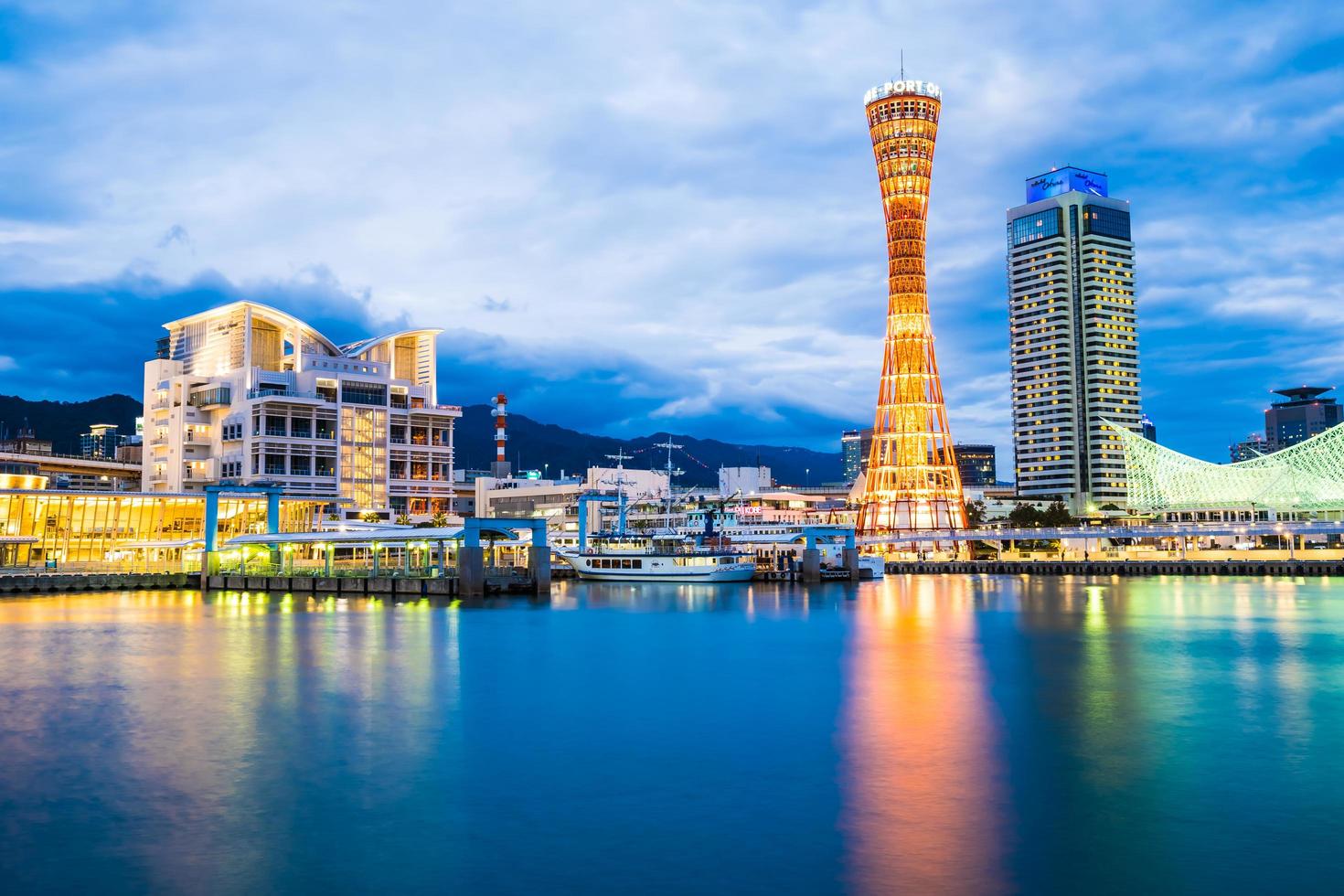 hermoso paisaje urbano de la ciudad de kobe, japón foto