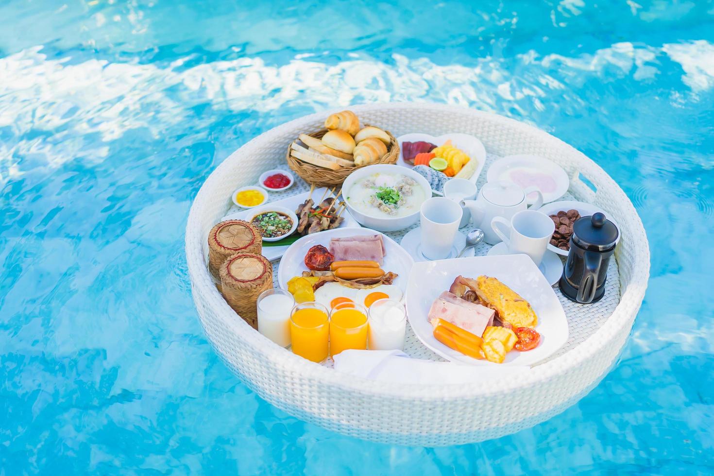 Floating breakfast set in tray photo