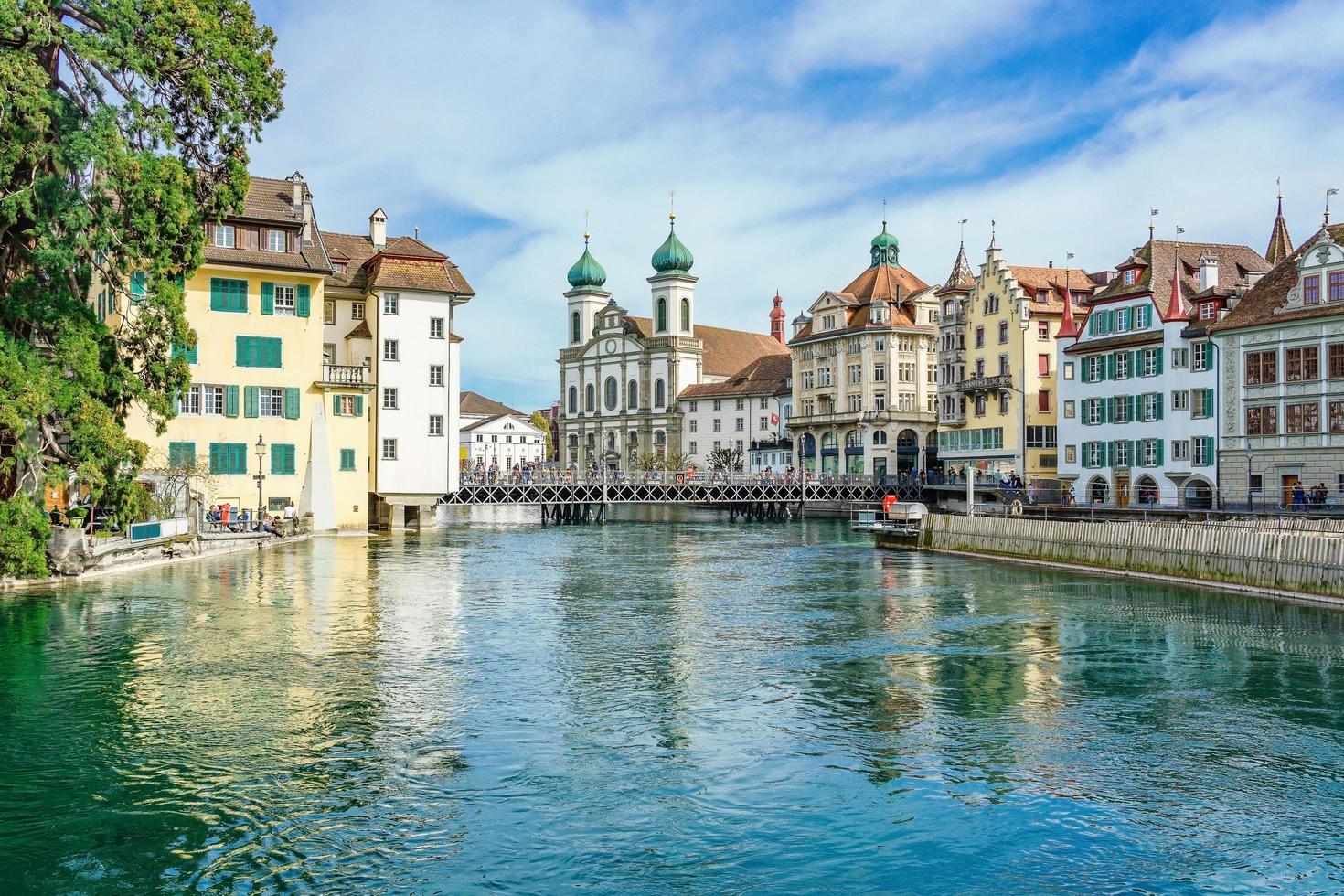 Vista del centro histórico de la ciudad de Lucerna, Suiza foto