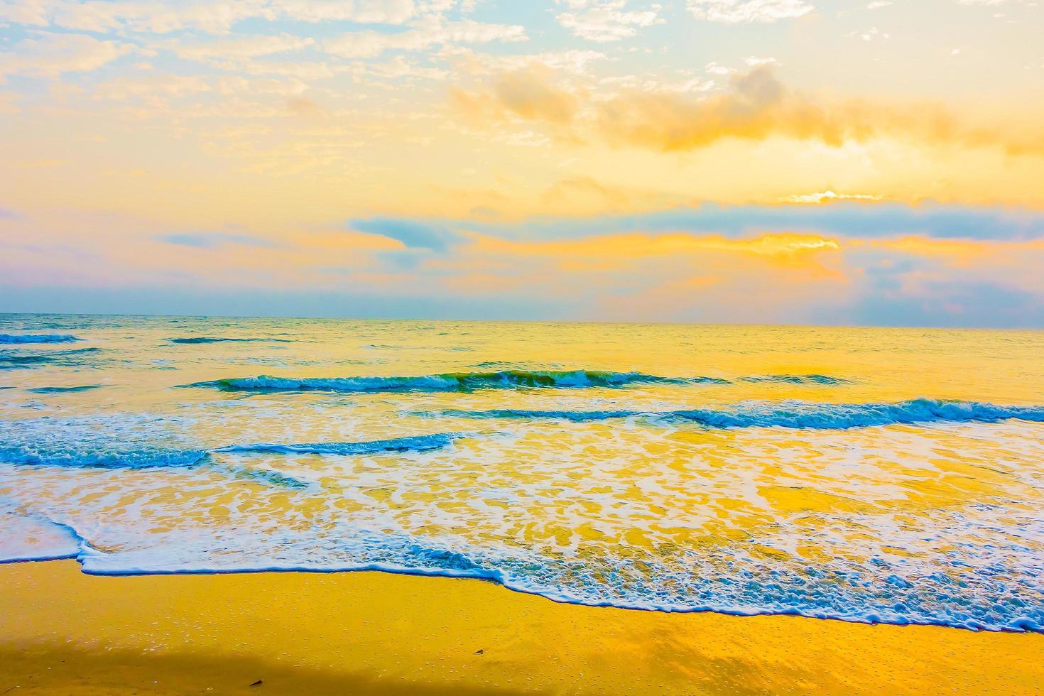 Sea and beach photo