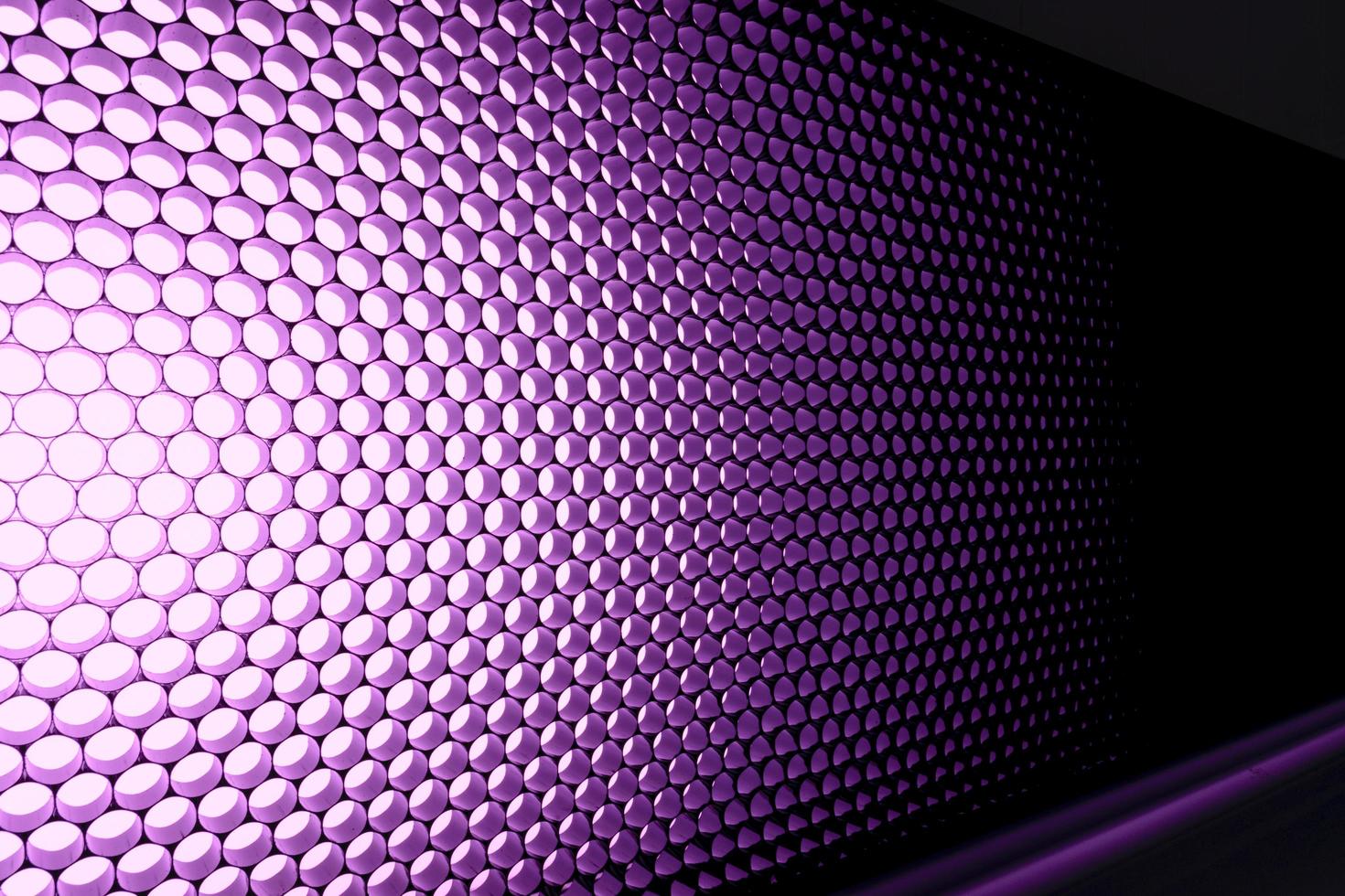 panel de iluminación led violeta foto