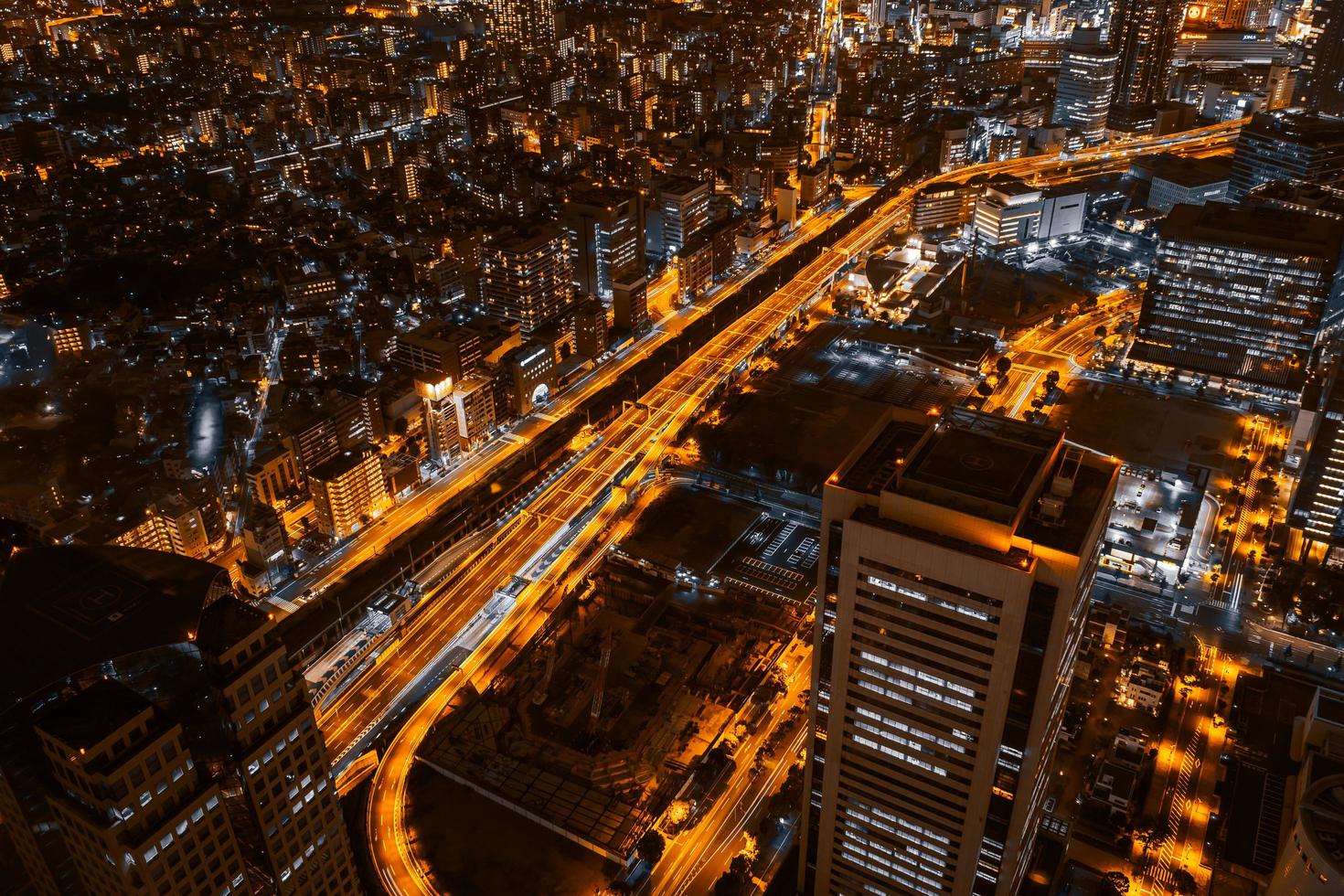 hermosos edificios en la ciudad de yokohama foto