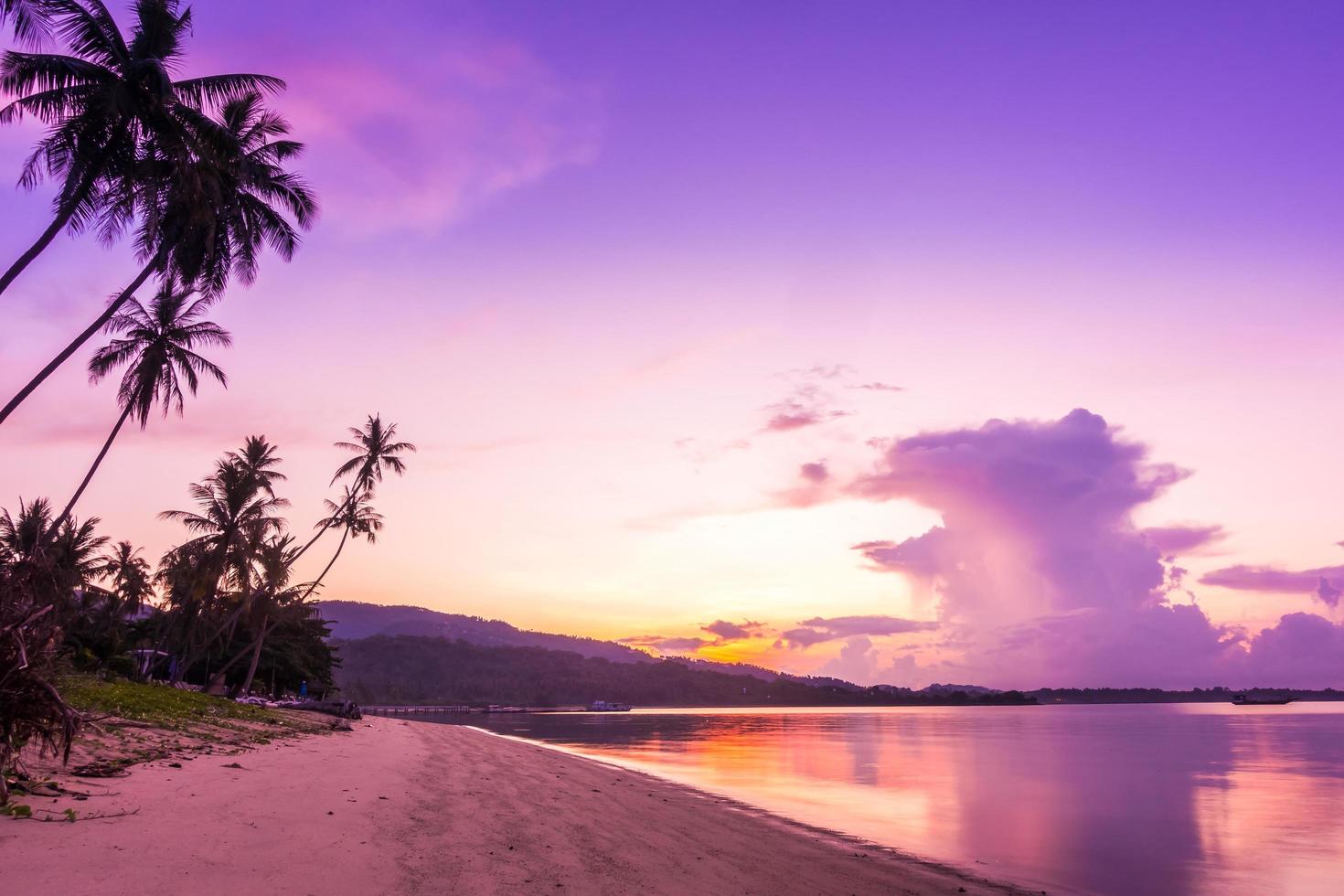 hermosa playa tropical foto