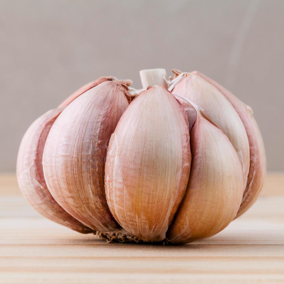 Close-up of garlic photo