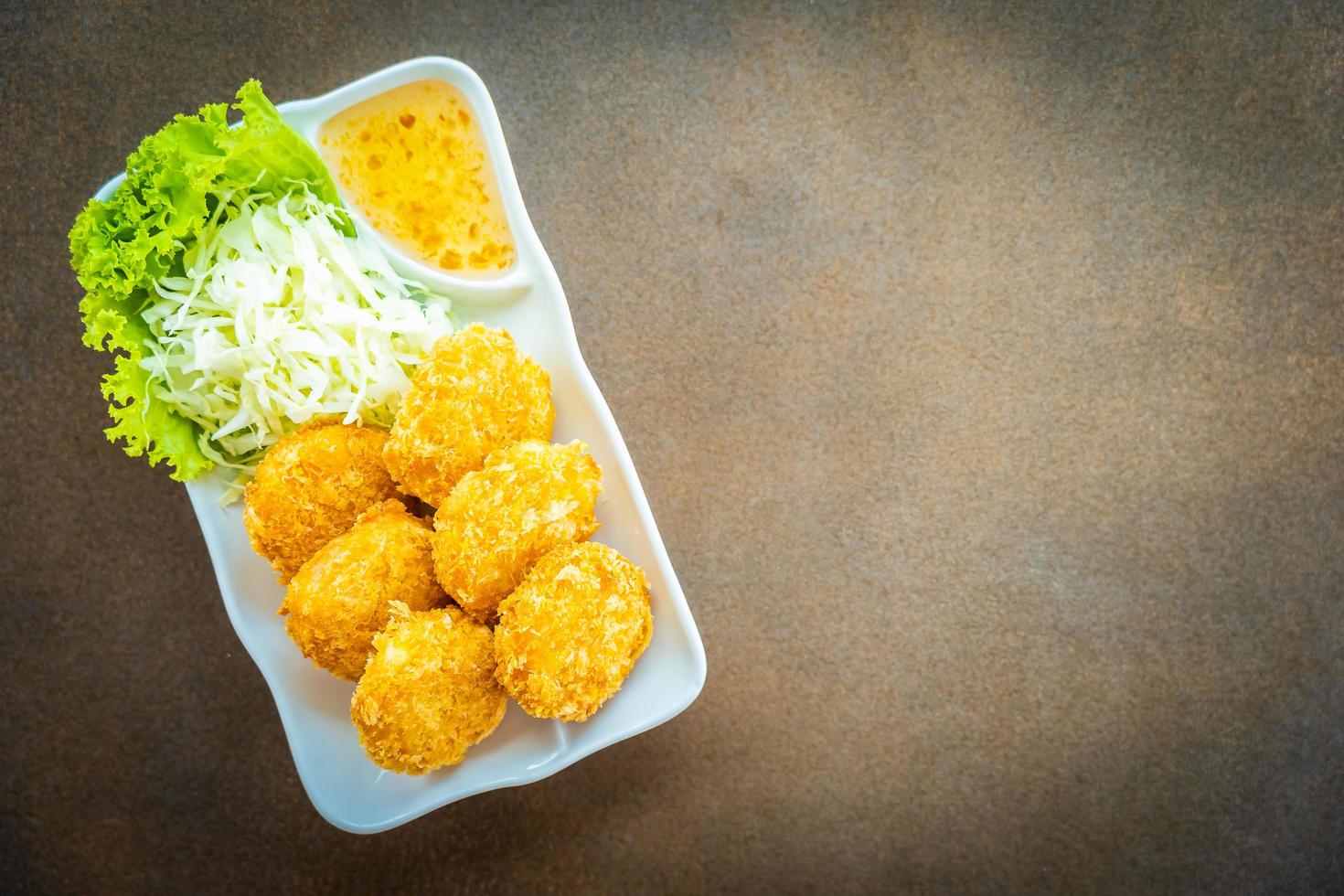 Deep fried shrimp balls with vegetable photo