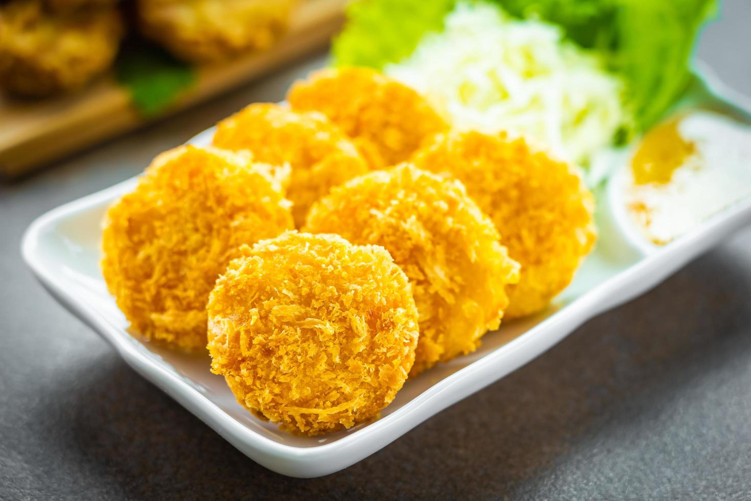 Deep fried shrimp balls with vegetable photo