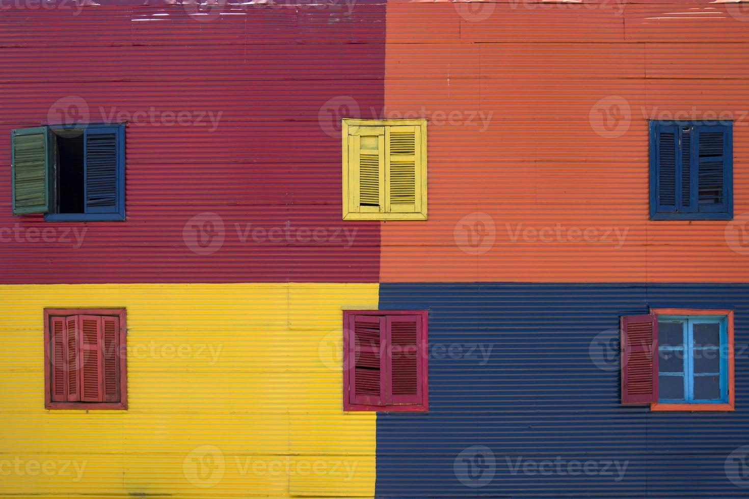 Colorida fachada de Caminito en La Boca, Buenos Aires, Argentina foto