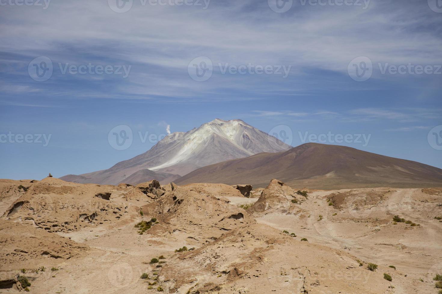 Volcán licancabur en bolivia foto