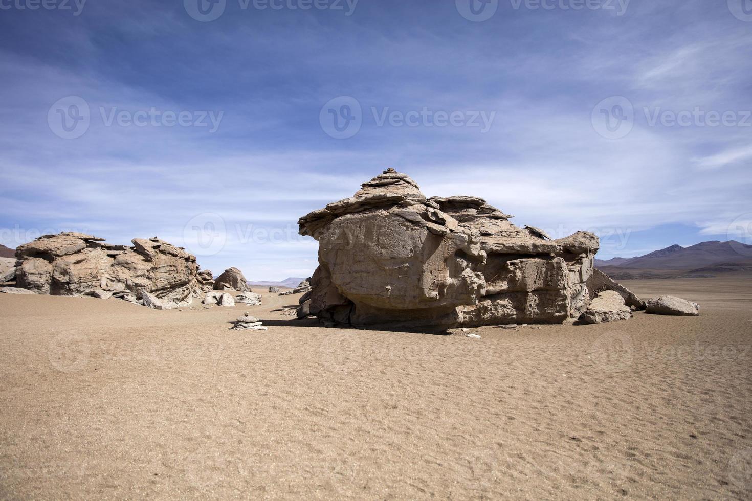 Formaciones rocosas del desierto de Dalí en Bolivia foto