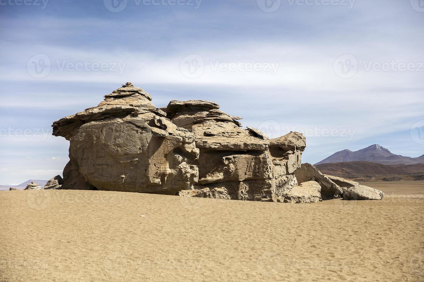 Formaciones rocosas del desierto de Dalí en Bolivia foto