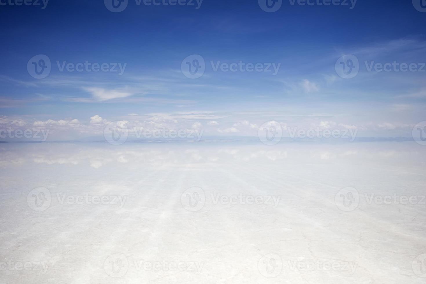 Salar de uyuni salt flat in Bolivia photo