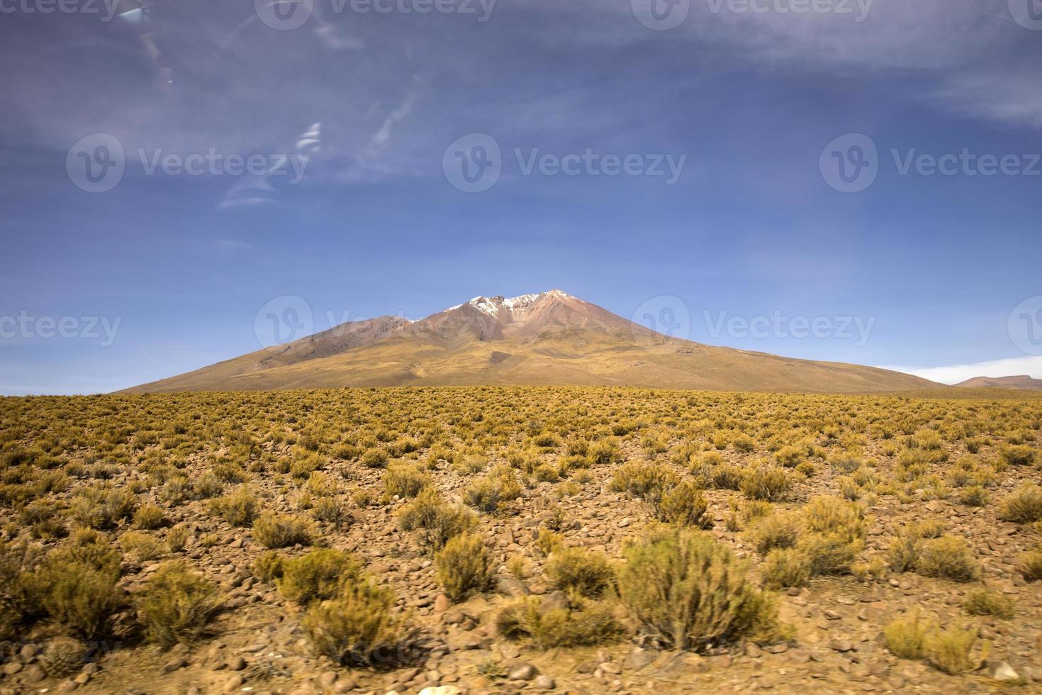 Volcán licancabur en bolivia foto