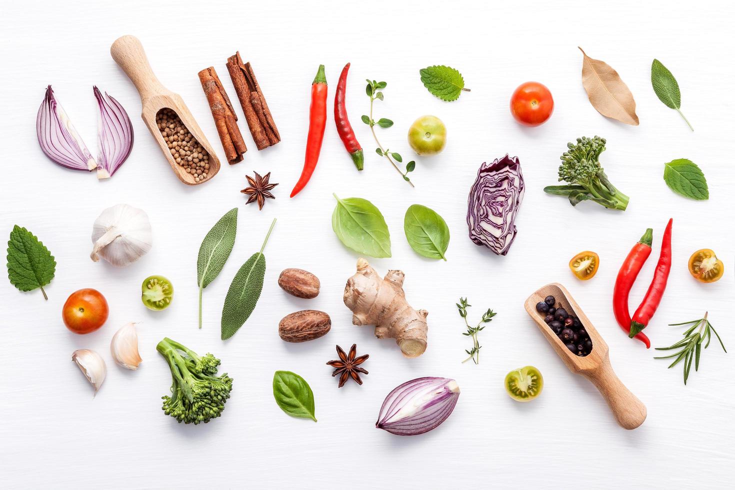 cocinar ingredientes en blanco foto