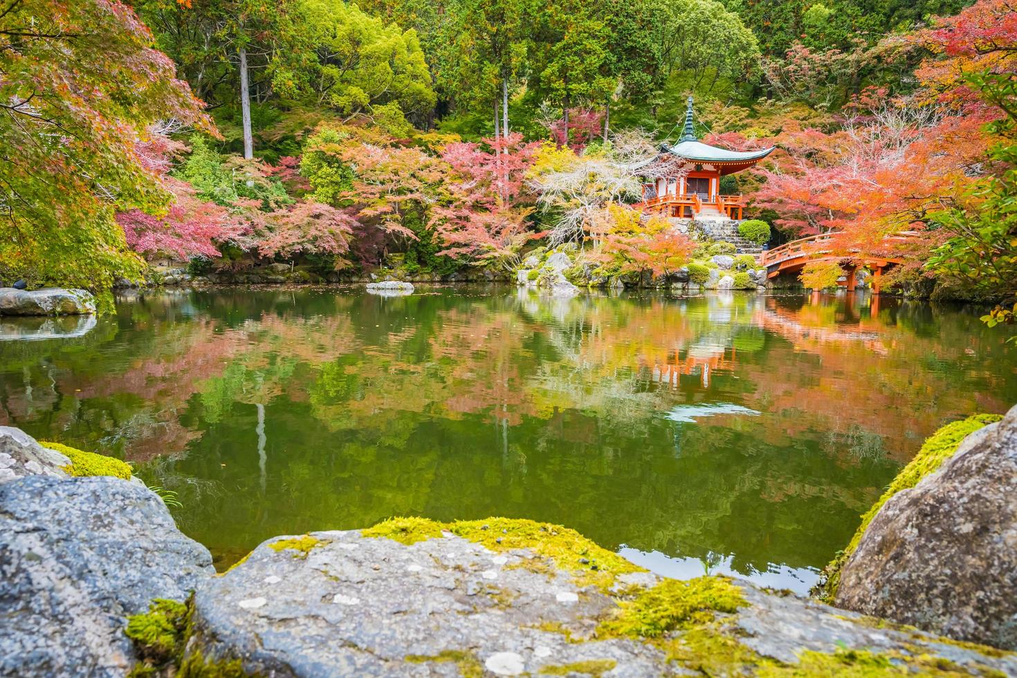 templo daigoji en kyoto, japón foto