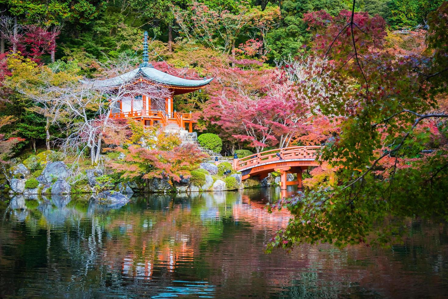 templo daigoji en kyoto, japón foto