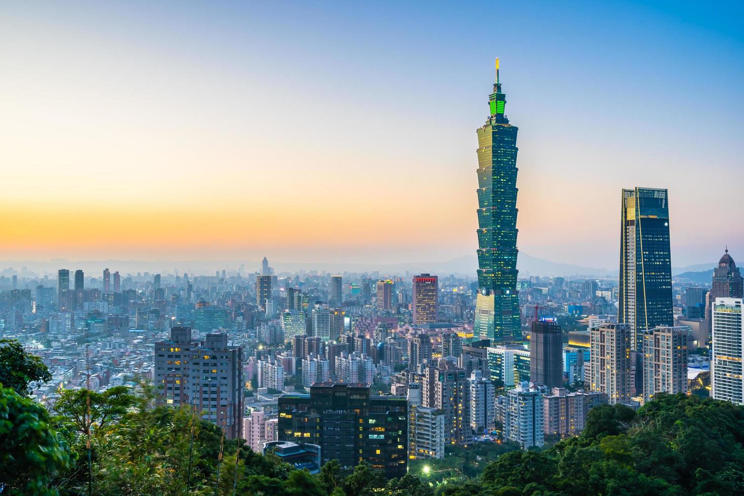 paisaje urbano de taipei, taiwán foto