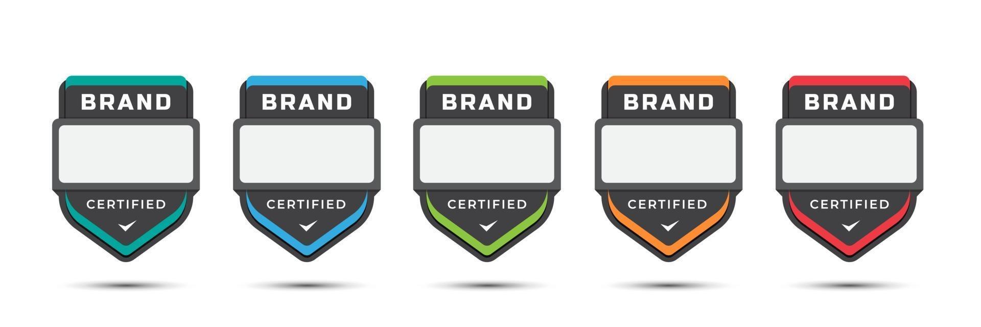 insignia de logo certificado para marca de empresa, niveles de juego, licencia corporativa, criterios de capacitación, con diseño de etiqueta de escudo. ilustración vectorial plantilla de colorido icono. vector