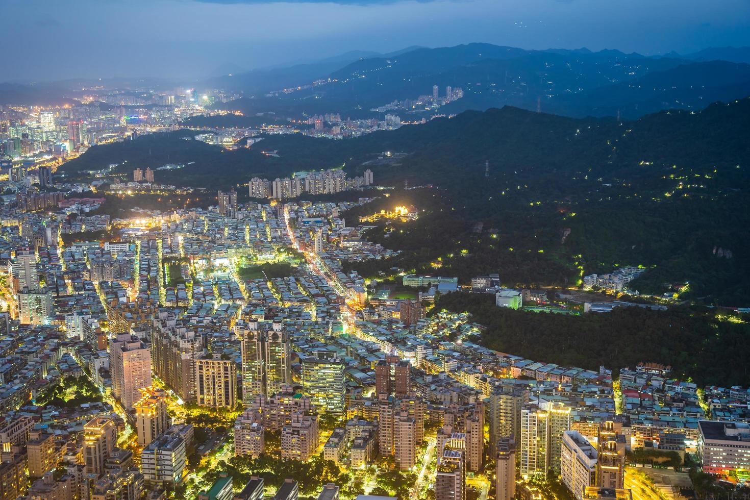 Cityscape of Taipei, Taiwan photo