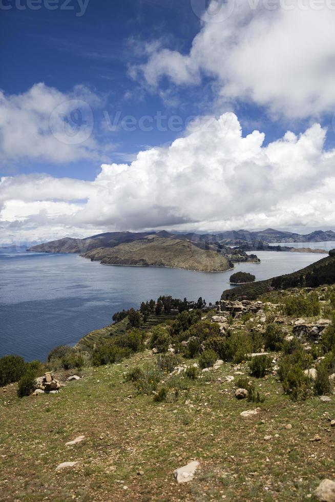 isla del sol en el lago titicaca en bolivia foto