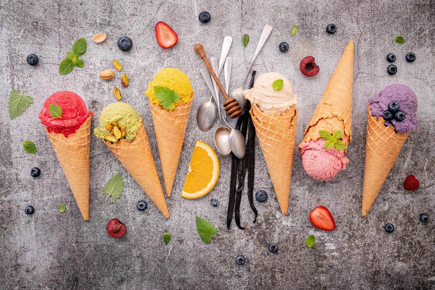 vista superior del helado con sabor a frutas foto