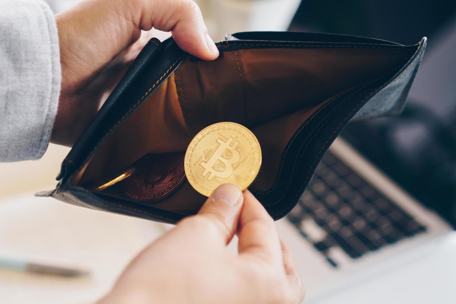 Símbolo de moneda bitcoin de dinero digital criptomoneda foto