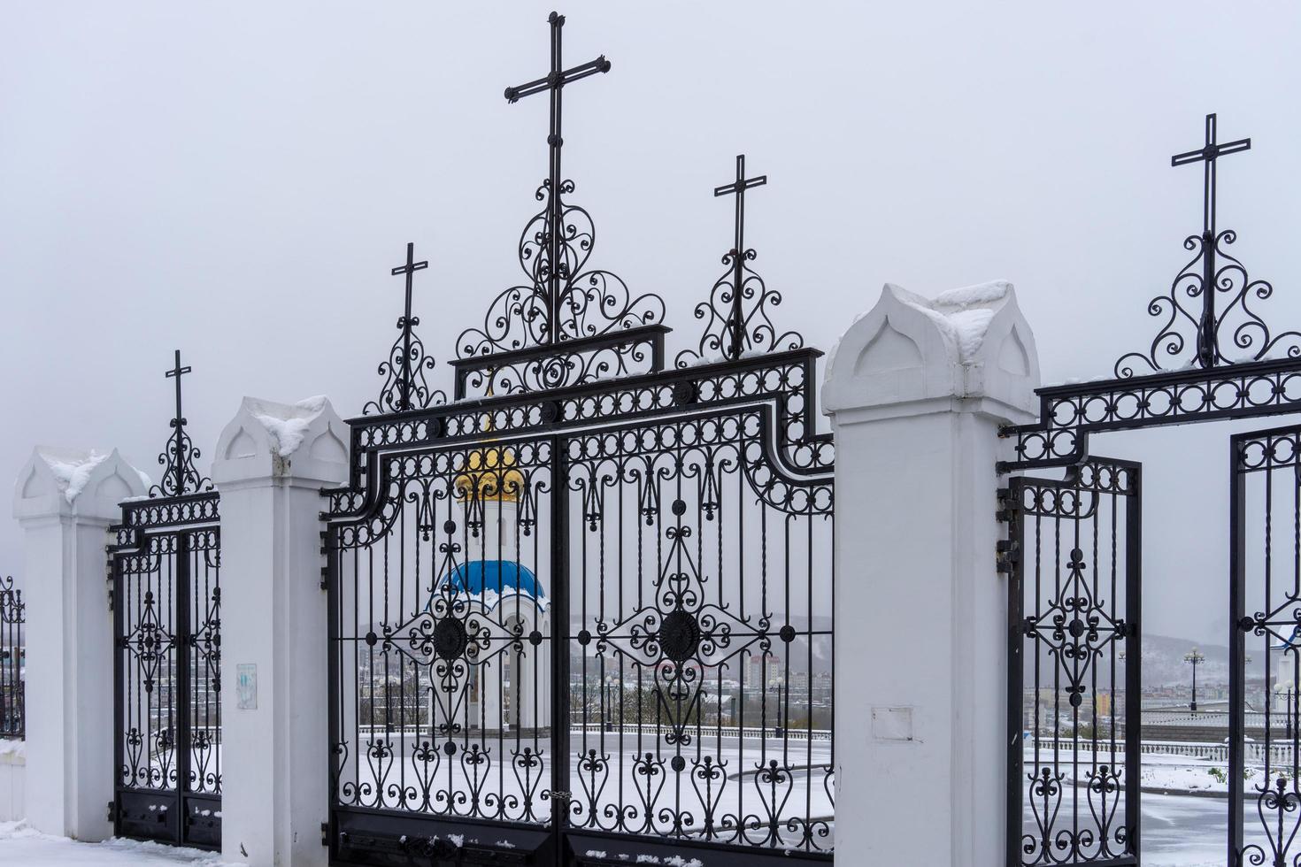 iglesia de st. Puertas de Nicolás en Petropavlovsk-Kamchatsky, Rusia foto