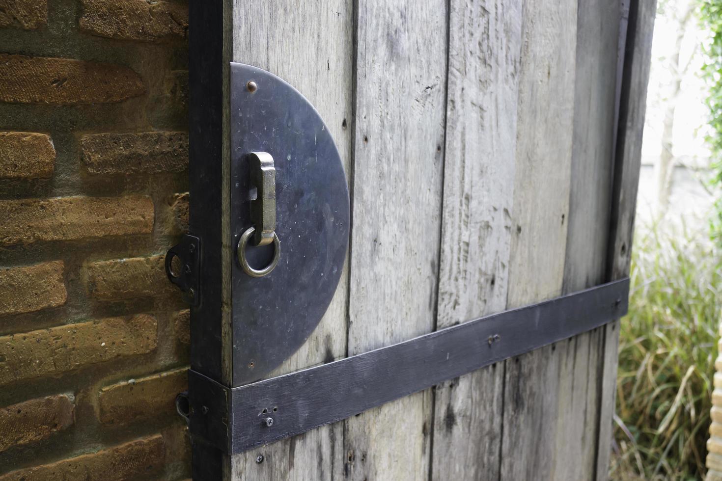 Cottage door handle photo