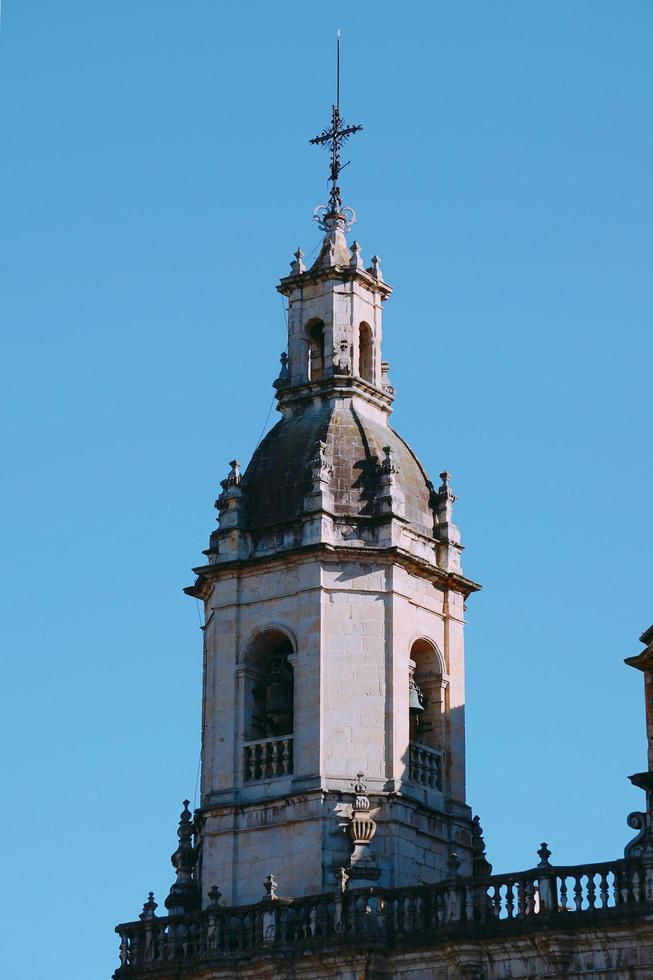 Arquitectura de la iglesia en la ciudad de Bilbao, España foto