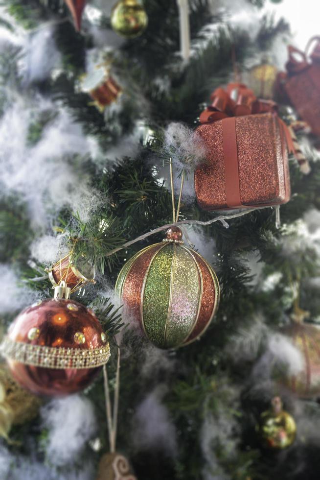 adornos de árbol de navidad foto