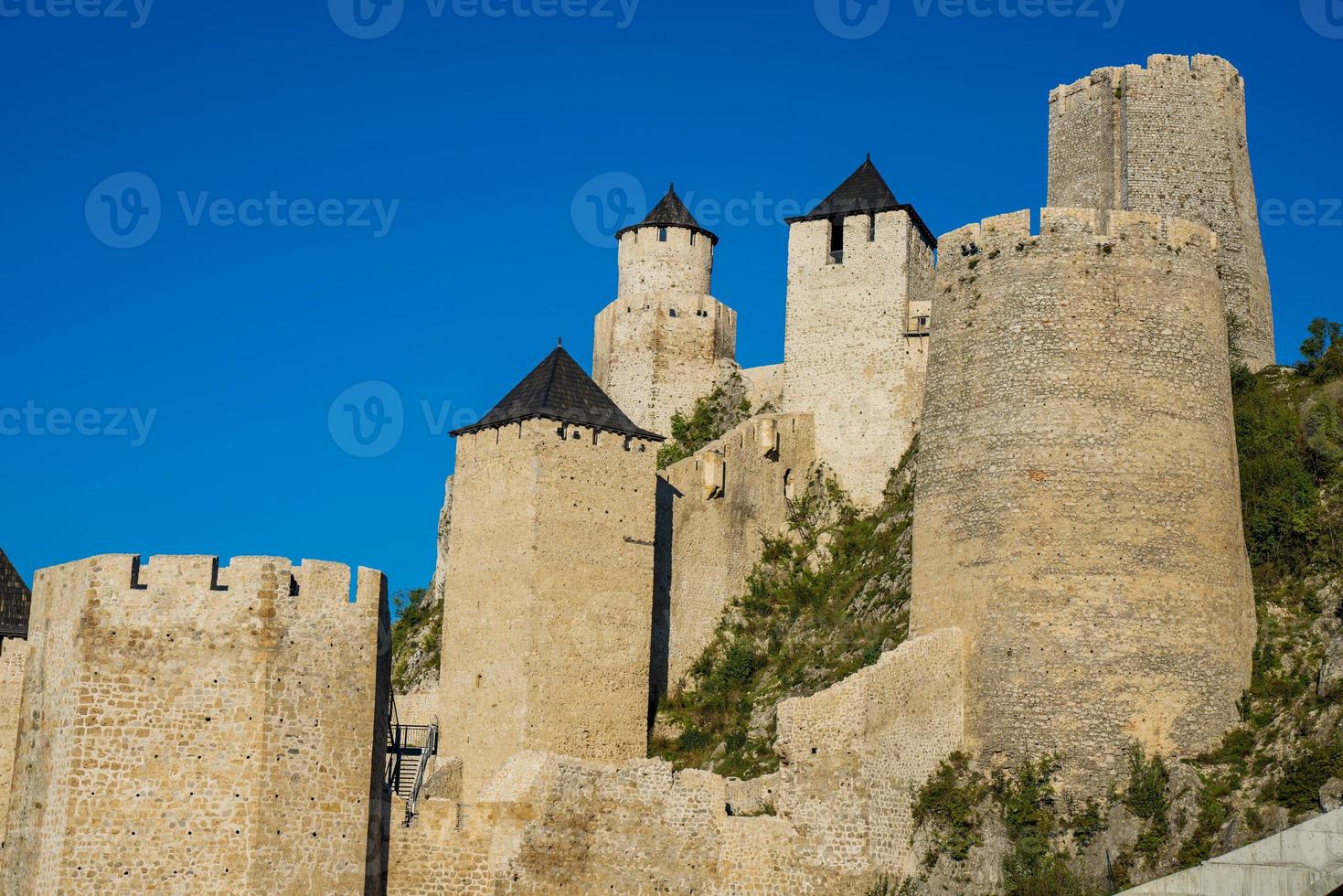 Fortaleza de Golubac en Serbia foto