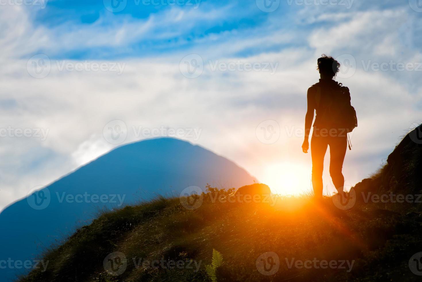 trekking en silueta foto