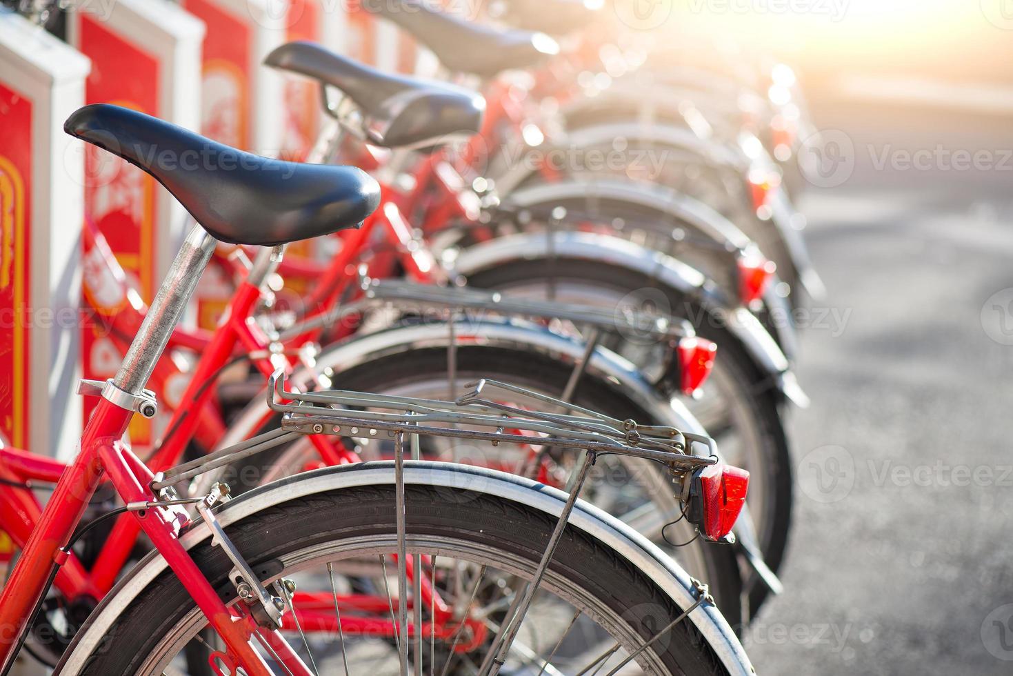 bicicletas en uso en la ciudad foto