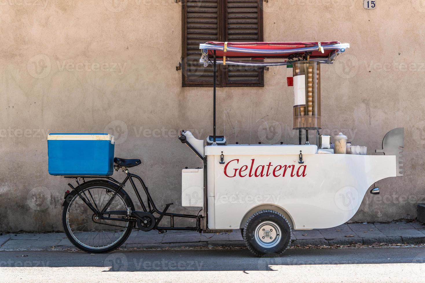 triciclo de helado móvil foto