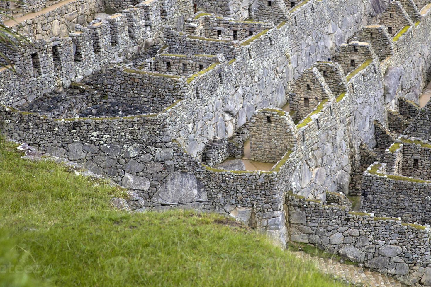 ruinas de la antigua ciudad inca de machu picchu en perú foto