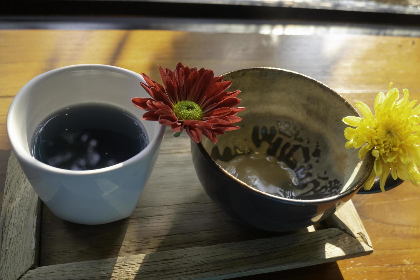 tazas de cerámica hechas a mano foto