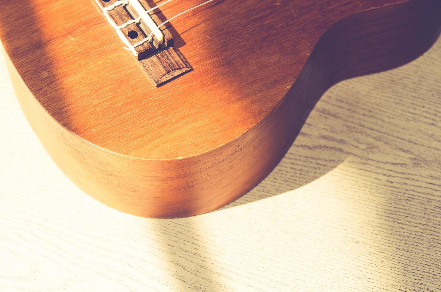 ukelele a la luz del sol foto